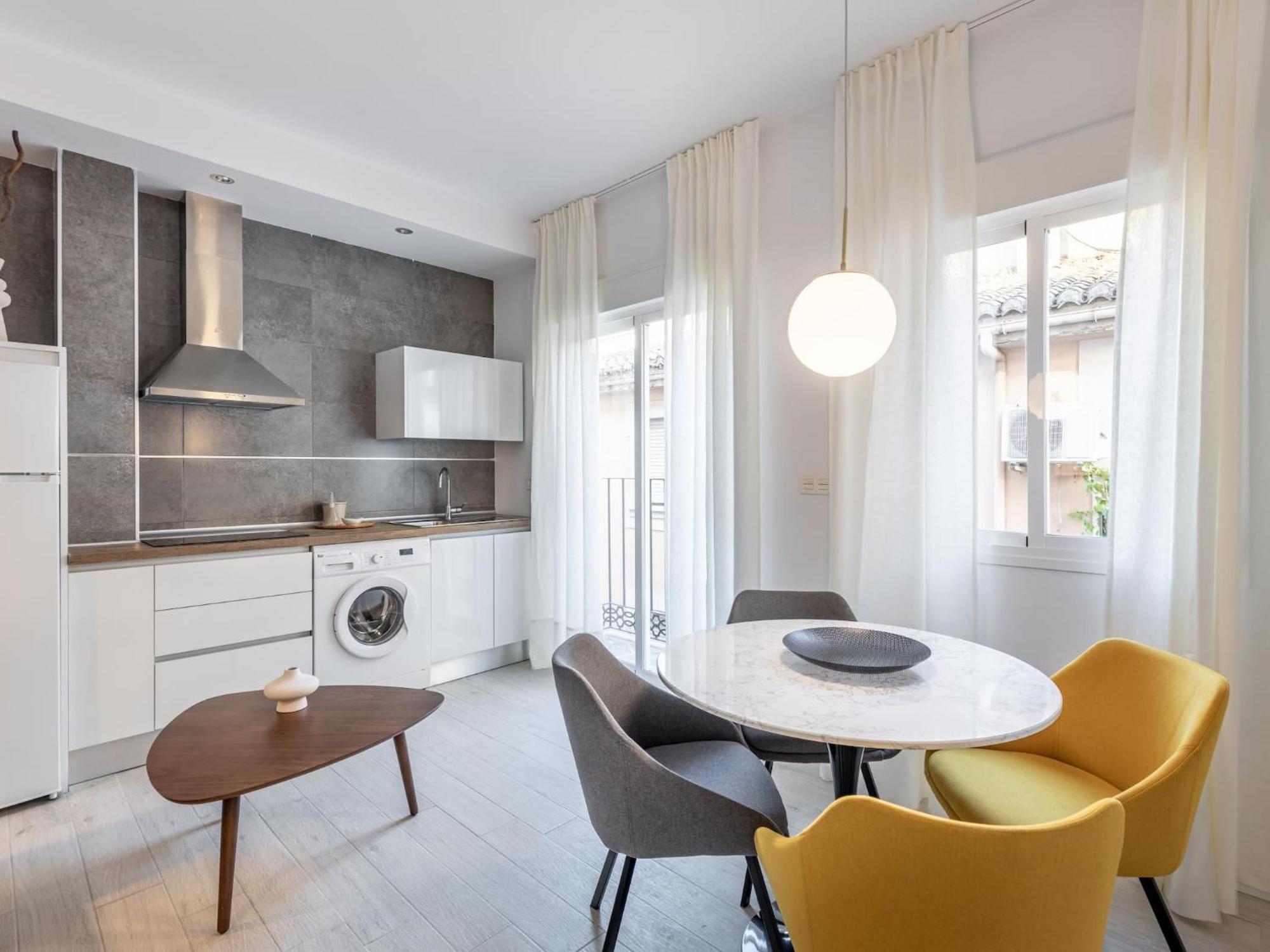 Central Stylish And Elegant 1 & 2 Bedroom Apartments III Grenada Zewnętrze zdjęcie